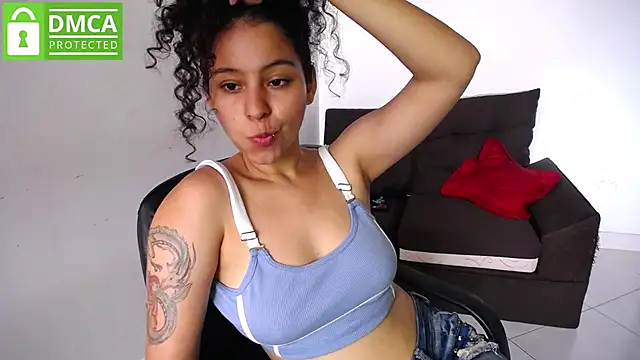 Snapshot of Mr_MrsCurie chatting on January 2025 06:47:01 PM Mr MrsCurie online show from January 2025 06:47:01 PM