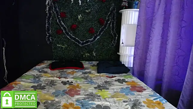 Snapshot of Mr_MrsCurie chatting on December 2025 10:49:02 PM Mr MrsCurie online show from December 2025 10:49:02 PM