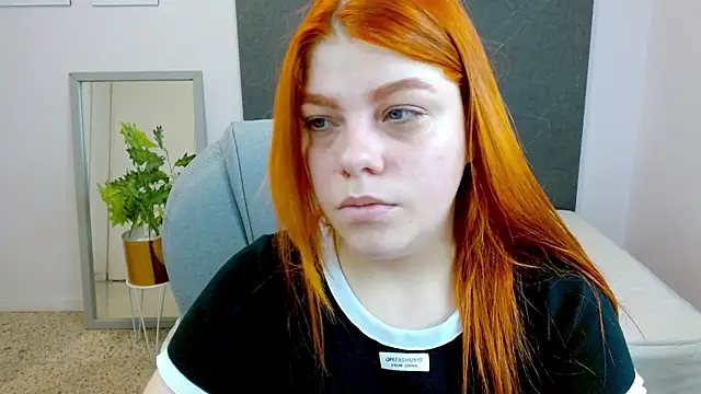 Snapshot of lucie_nicolls chatting on December 2024 08:22:02 PM lucie nicolls online show from December 2024 08:22:02 PM