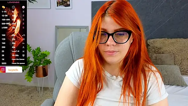 Snapshot of lucie_nicolls chatting on December 2024 10:43:02 PM lucie nicolls online show from December 2024 10:43:02 PM