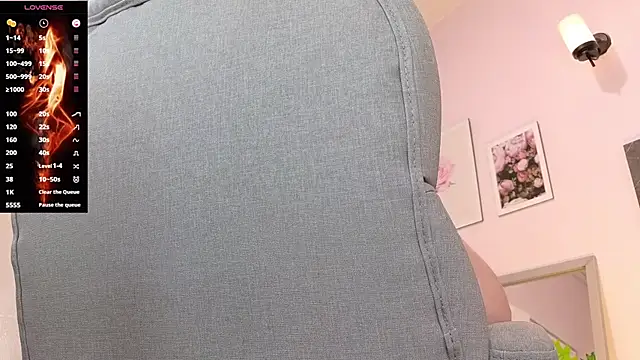 Snapshot of lucie_nicolls chatting on January 2025 10:48:01 PM lucie nicolls online show from January 2025 10:48:01 PM