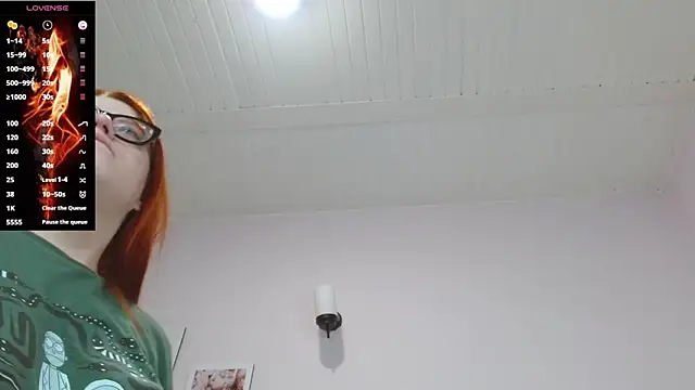 Snapshot of lucie_nicolls chatting on January 2025 08:04:02 PM lucie nicolls online show from January 2025 08:04:02 PM