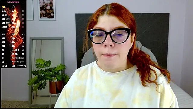 Snapshot of lucie_nicolls chatting on January 2025 07:57:01 PM lucie nicolls online show from January 2025 07:57:01 PM