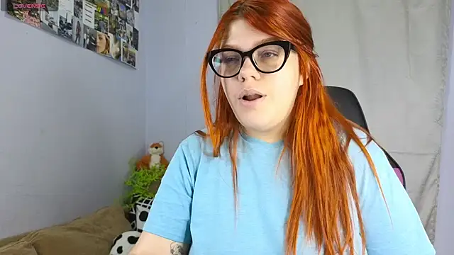 Snapshot of lucie_nicolls chatting on February 2025 06:59:01 PM lucie nicolls online show from February 2025 06:59:01 PM