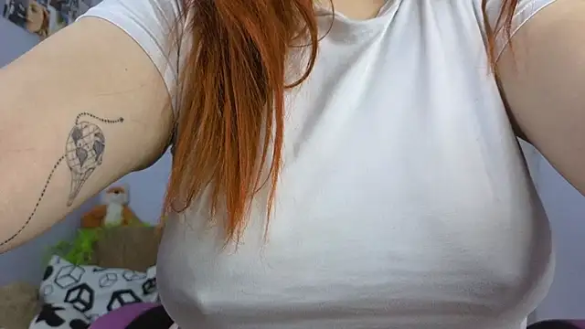 Snapshot of lucie_nicolls chatting on February 2025 03:23:01 AM lucie nicolls online show from February 2025 03:23:01 AM