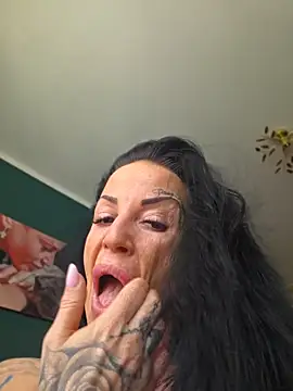 Snapshot of EmilyDiazofficial chatting on May 2026 07:25:01 AM EmilyDiazofficial online show from May 2026 07:25:01 AM