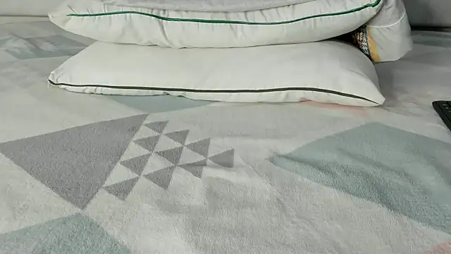 Snapshot of maybelline69 chatting on March 2025 04:28:02 PM maybelline69 online show from March 2025 04:28:02 PM