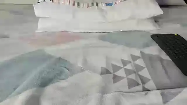 Snapshot of maybelline69 chatting on March 2025 12:59:01 AM maybelline69 online show from March 2025 12:59:01 AM