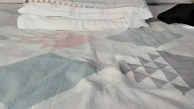 Snapshot of maybelline69 chatting on March 2025 06:23:02 PM maybelline69 online show from March 2025 06:23:02 PM