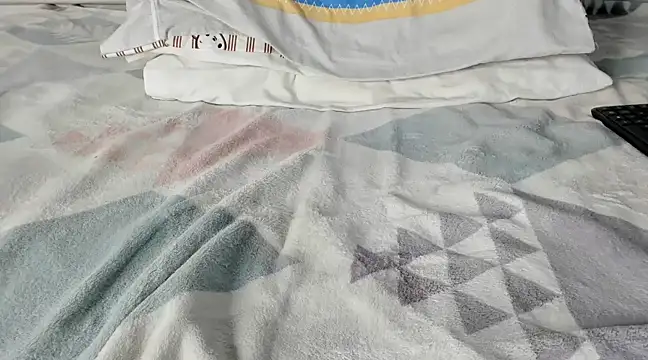 Snapshot of maybelline69 chatting on March 2025 05:21:02 AM maybelline69 online show from March 2025 05:21:02 AM