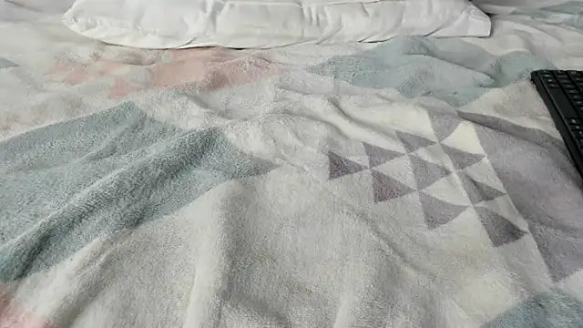 Snapshot of maybelline69 chatting on March 2025 01:20:02 AM maybelline69 online show from March 2025 01:20:02 AM