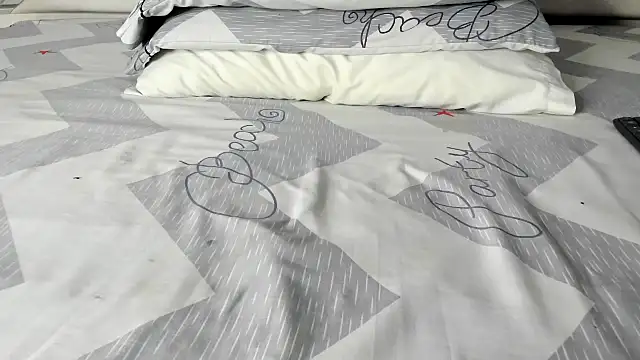 Snapshot of maybelline69 chatting on October 2025 04:30:02 PM maybelline69 online show from October 2025 04:30:02 PM