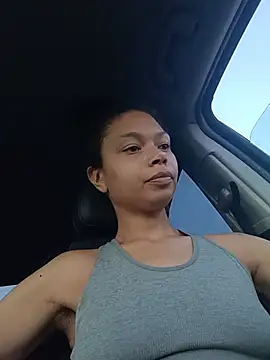 Snapshot of Trashy33 chatting on May 2026 01:57:16 AM Trashy33 online show from May 2026 01:57:16 AM
