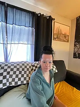 SidneyRaee online show from December 2024 08:15:01 PM