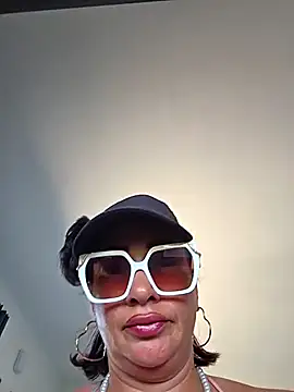 TheGoddessBianca online show from April 2026 10:43:02 AM