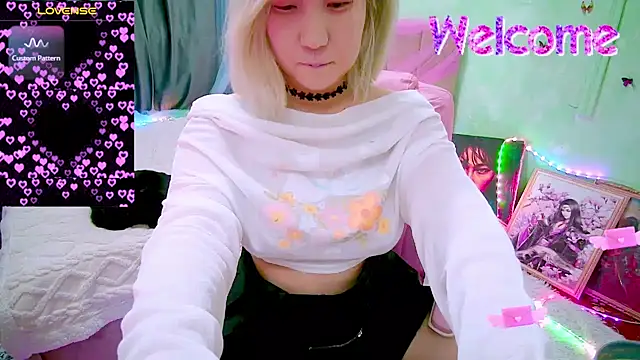 Akemilun online show from April 2026 03:50:01 PM