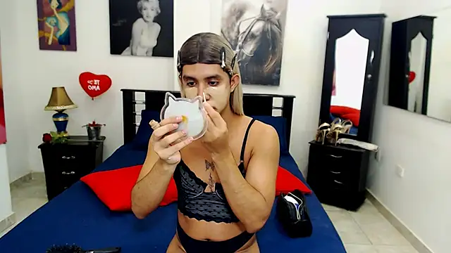 Snapshot of VeronicaReynolds chatting on January 2025 12:09:01 PM VeronicaReynolds online show from January 2025 12:09:01 PM