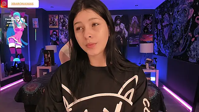 LanaKyutt online show from November 2025 01:03:01 PM