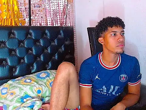 Snapshot of ray_and_666 chatting on April 2026 02:12:02 AM ray and 666 online show from April 2026 02:12:02 AM