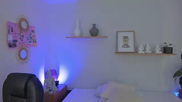 Snapshot of moll1e_ chatting on March 2025 12:16:01 PM moll1e online show from March 2025 12:16:01 PM