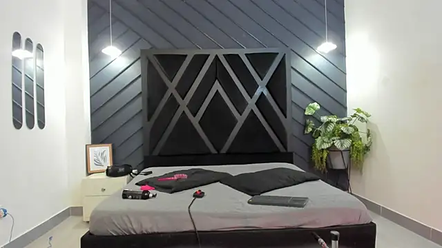 Apolo Bianco  online show from September 2025 11:21:01 PM