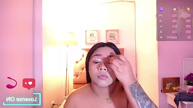 Nahom1  online show from October 2025 10:41:02 PM