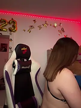 Jullieetta online show from February 2025 12:43:02 AM