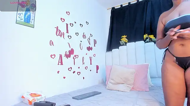 RoxannaBlanche online show from March 2026 12:12:01 PM