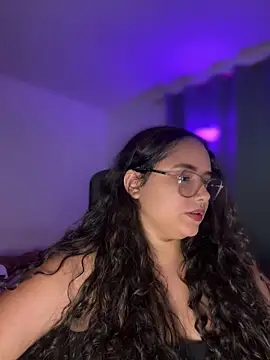Snapshot of CurlyGirl_1 chatting on May 2026 01:14:02 AM CurlyGirl 1 online show from May 2026 01:14:02 AM