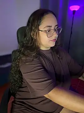 Snapshot of CurlyGirl_1 chatting on May 2026 11:42:01 PM CurlyGirl 1 online show from May 2026 11:42:01 PM
