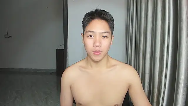 Snapshot of Oliver_Nl chatting on December 2024 03:43:01 PM Oliver Nl online show from December 2024 03:43:01 PM