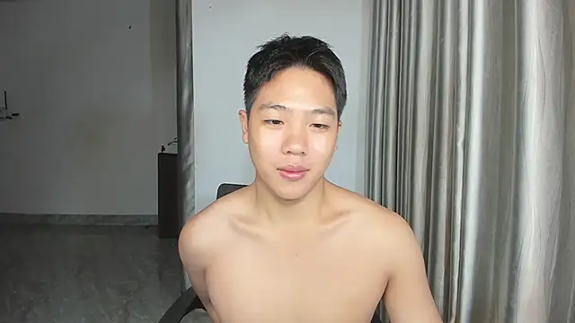 Snapshot of Oliver_Nl chatting on January 2025 03:28:02 AM Oliver Nl online show from January 2025 03:28:02 AM