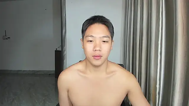 Snapshot of Oliver_Nl chatting on January 2025 04:11:01 PM Oliver Nl online show from January 2025 04:11:01 PM