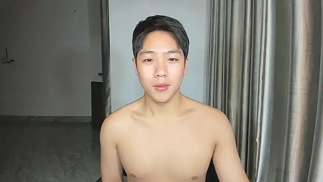 Snapshot of Oliver_Nl chatting on February 2025 03:25:02 PM Oliver Nl online show from February 2025 03:25:02 PM