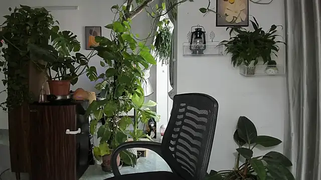 Snapshot of Oliver_Nl chatting on November 2025 04:48:02 AM Oliver Nl online show from November 2025 04:48:02 AM