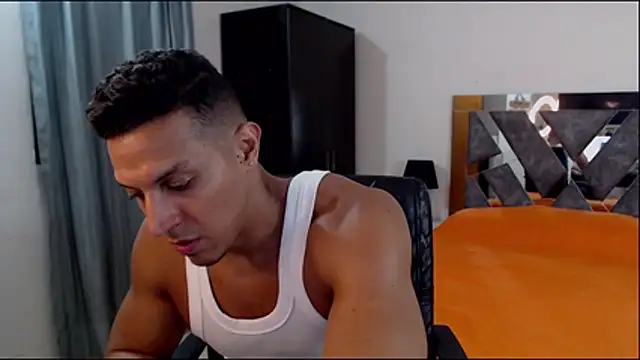 Snapshot of Frank_heaven01 chatting on December 2025 12:15:02 AM Frank heaven01 online show from December 2025 12:15:02 AM