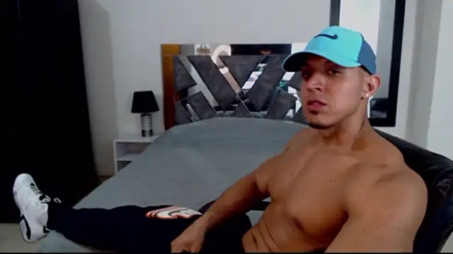 Snapshot of Frank_heaven01 chatting on January 2026 06:45:01 PM Frank heaven01 online show from January 2026 06:45:01 PM