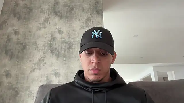 Snapshot of Frank_heaven01 chatting on February 2026 09:53:01 PM Frank heaven01 online show from February 2026 09:53:01 PM