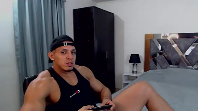 Snapshot of Frank_heaven01 chatting on February 2026 03:06:01 PM Frank heaven01 online show from February 2026 03:06:01 PM