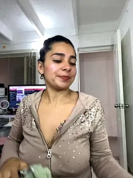 Meganmilk1 online show from October 2025 05:45:02 PM