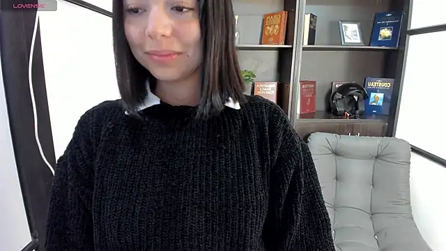 NicolRoss  online show from September 2025 12:50:02 PM