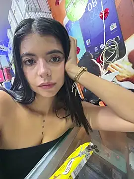 NicolRoss  online show from May 2026 10:36:01 PM