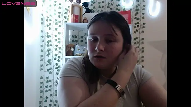 Light Luna online show from January 2025 05:01:01 PM