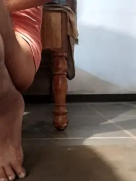 Snapshot of Monster_Bigdick chatting on December 2025 05:00:01 PM Monster Bigdick online show from December 2025 05:00:01 PM