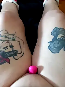 Snapshot of Hotsereia chatting on January 2025 07:31:02 PM Hotsereia online show from January 2025 07:31:02 PM