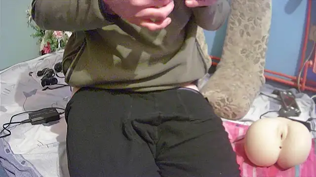 Snapshot of Markxen_cam chatting on December 2024 10:25:02 AM Markxen cam online show from December 2024 10:25:02 AM