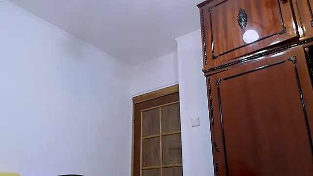 Snapshot of Catlady333 chatting on November 2025 08:07:01 PM Catlady333 online show from November 2025 08:07:01 PM