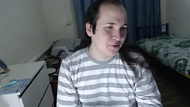 EvaMiron online show from December 2025 03:18:02 PM