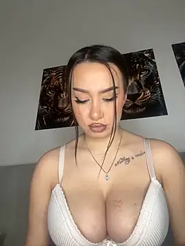 deliaroyal online show from February 2025 11:44:02 AM