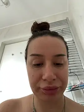 deliaroyal online show from March 2026 01:33:02 PM